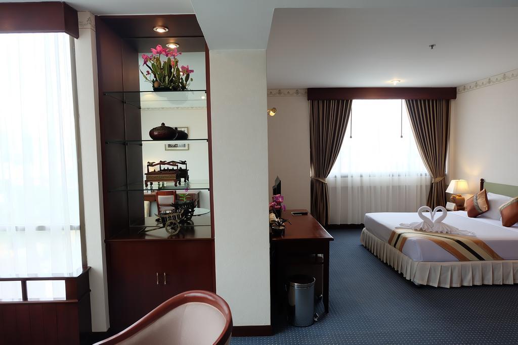 Tarin Hotel Csiangmaj Kültér fotó
